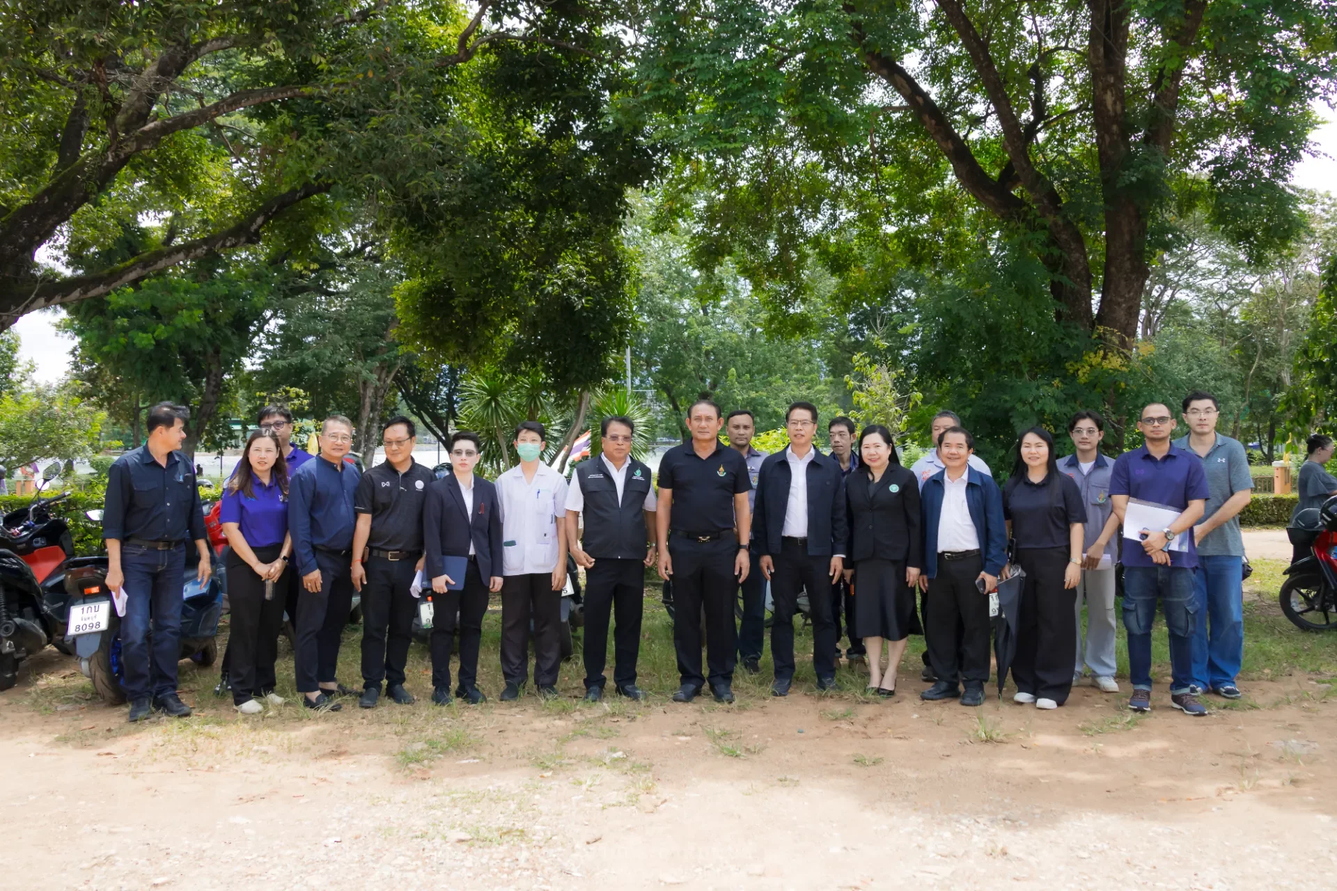 ประชุมรับฟังคำชี้แจงและดูสถานที่งานก่อสร้าง อาคารวินิจฉัยและรักษา
