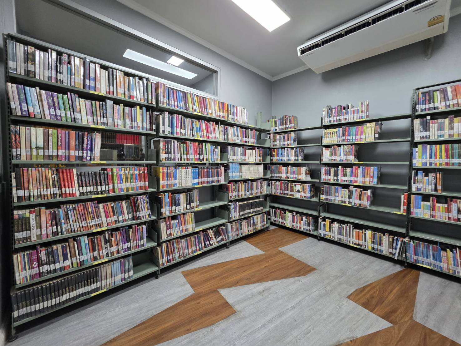 รูปห้องนิยาย